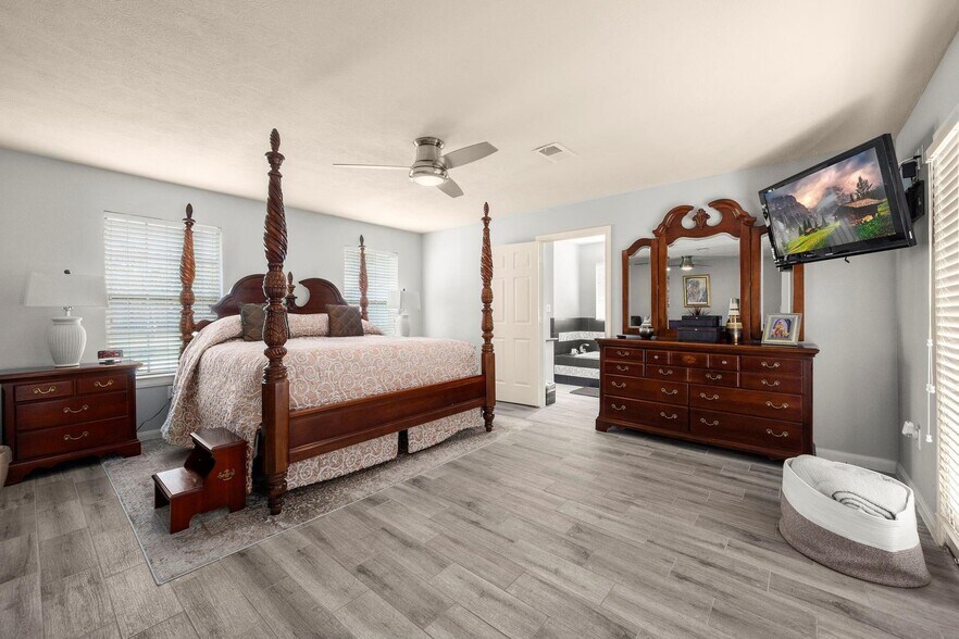 More Photos Of 19525 Doerre Rd, Spring Lodge Meeting Hall For Sale