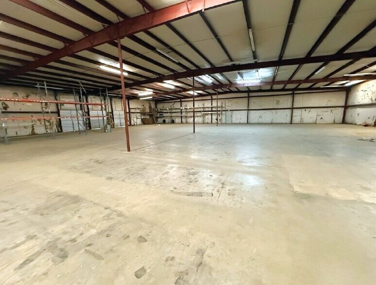 More Photos Of 2362 S Pine St, Spartanburg Service For Lease