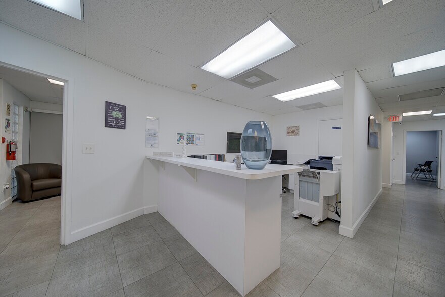 More Photos Of 2455 SW 27th Ave, Miami Medical For Lease