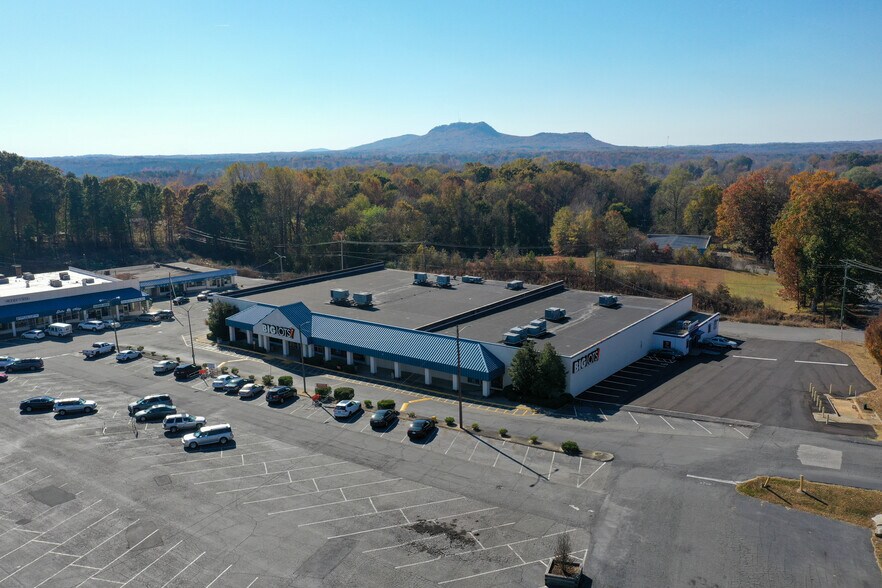 More Photos Of 2500 W Franklin Blvd, Gastonia Unknown For Lease