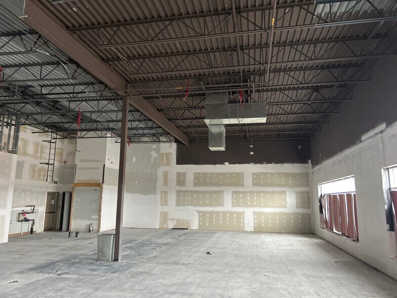 More Photos Of 2440 Division Ave NW, Medicine Hat Unknown For Lease