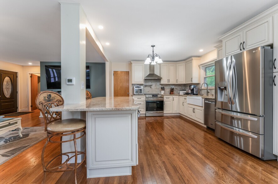 More Photos Of 417 Mountain Rd, Lebanon Specialty For Sale