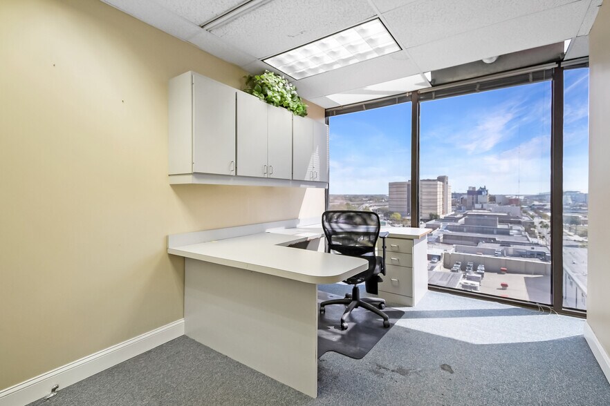More Photos Of 233 E Bay St, Jacksonville Office For Sale