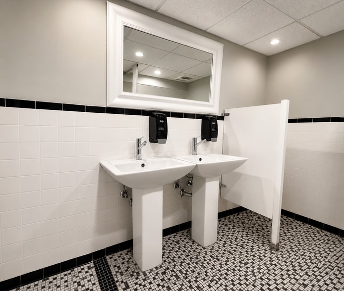 More Photos Of 1 E Chase St, Baltimore Apartments For Sale