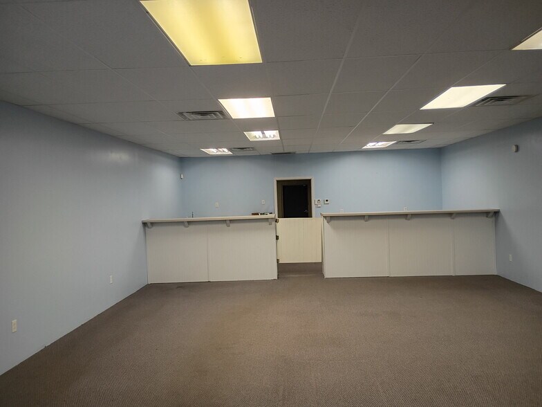 More Photos Of 16761 Saint Clair Ave, East Liverpool Unknown For Lease