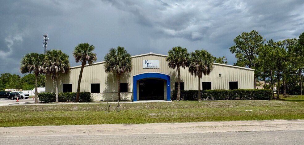 More Photos Of 9971 Bavaria Rd, Fort Myers Warehouse For Sale