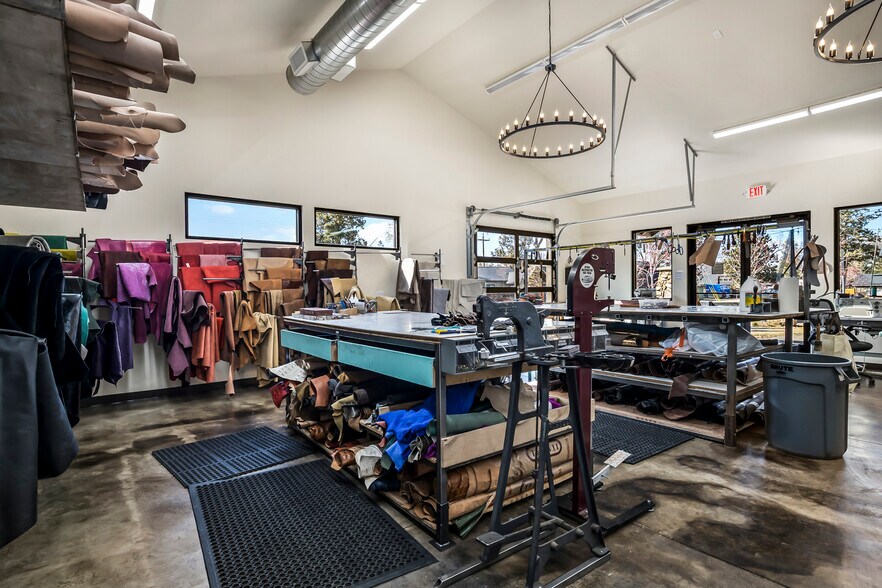 More Photos Of 19885 7th St, Bend Flex For Sale