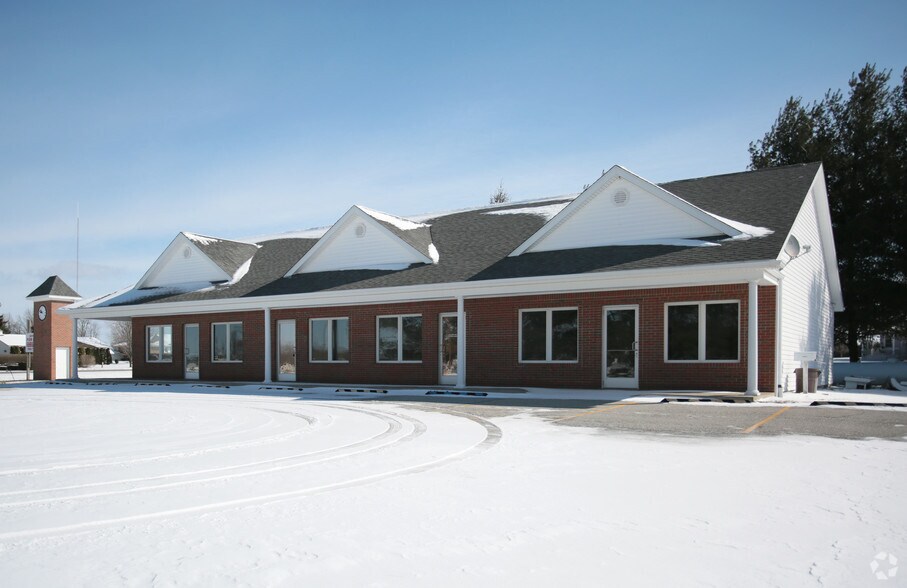 More Photos Of 2220 E Ohmer Rd, Mayville General Retail For Sale