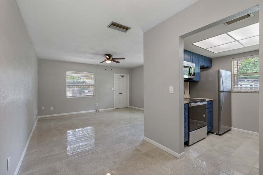 More Photos Of 3960 12th St, Saint Petersburg Apartments For Sale