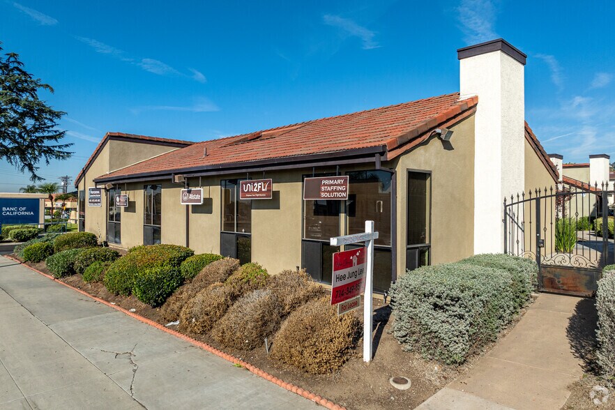 More Photos Of 481 E Whittier Blvd, La Habra Office For Sale