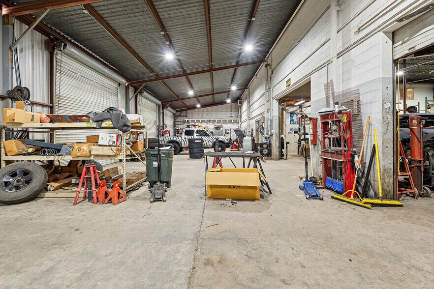 More Photos Of 2238 NW Loop 410 Fwy, San Antonio Auto Repair For Sale