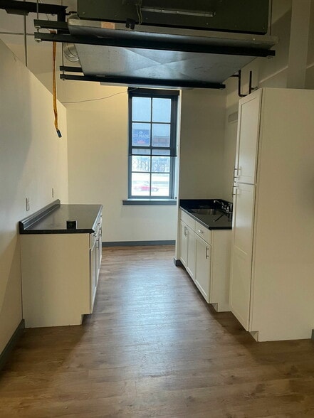 More Photos Of 904-908 S 4th St, Saint Louis Office For Lease