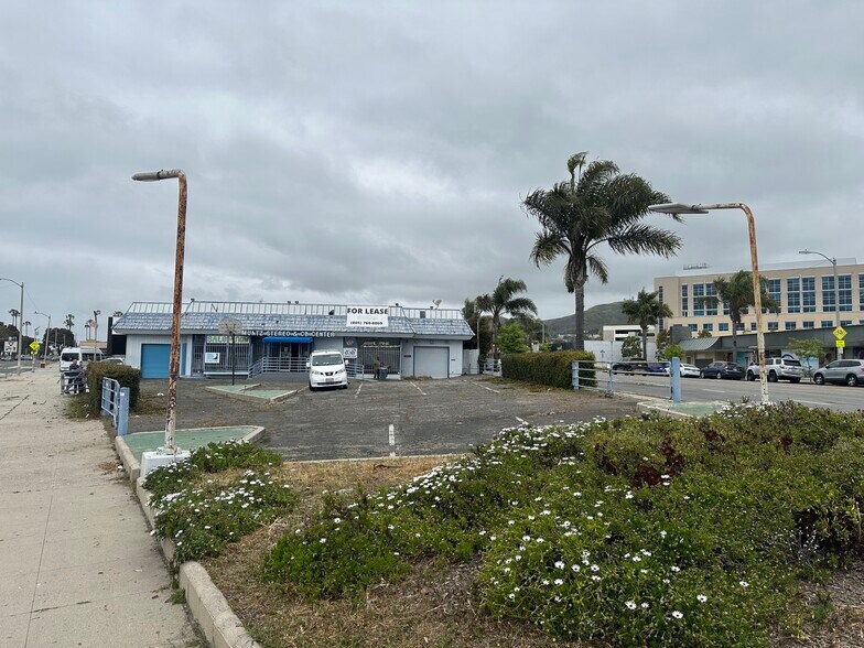 More Photos Of 2834 E Main St, Ventura General Retail For Sale