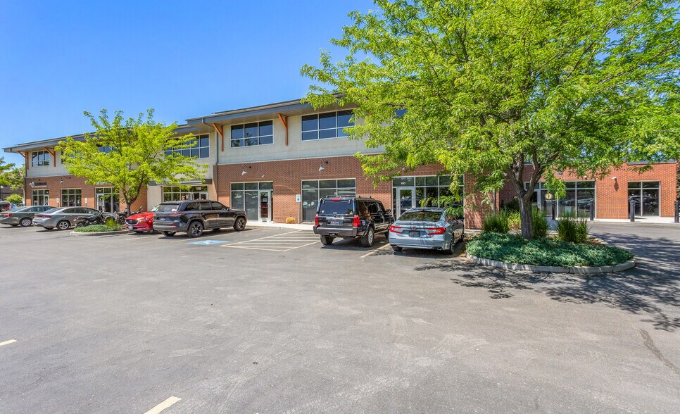 More Photos Of 1119 E State St, Eagle Office For Lease