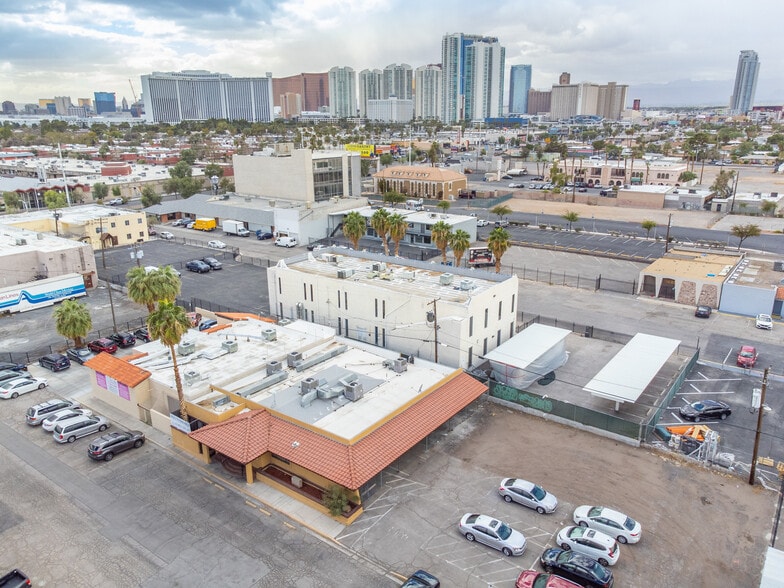 More Photos Of 844 E Sahara Ave, Las Vegas Loft Creative Space For Lease