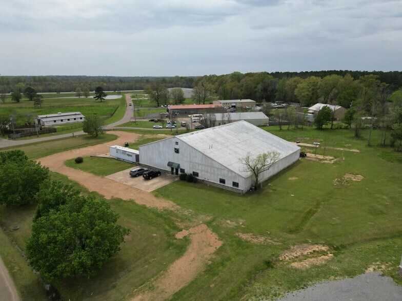 More Photos Of 158 American Way, Madison Distribution For Lease