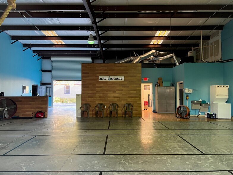 More Photos Of 2552-2558 Merchant Ave, Odessa Warehouse For Lease