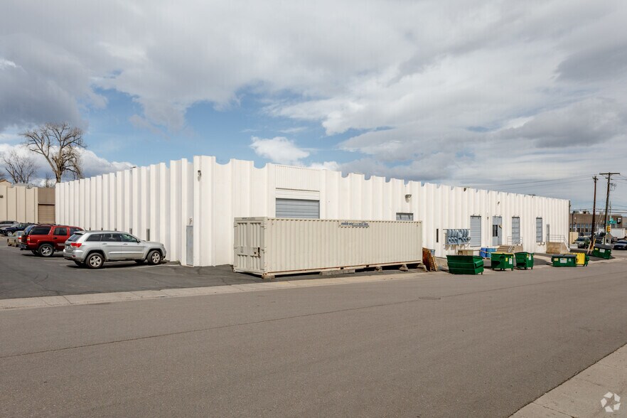 More Photos Of 2600 W 2nd Ave, Denver Warehouse For Lease