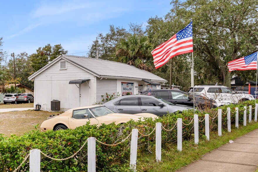 More Photos Of 1421 Griffin Rd, Leesburg Freestanding For Sale