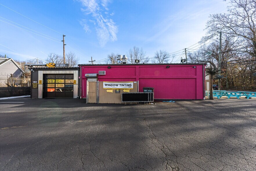 More Photos Of 6833 Amboy Rd, Staten Island Storefront For Sale