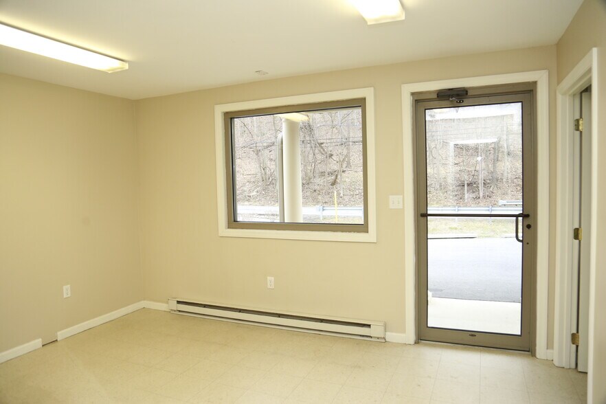 More Photos Of 925 Canyon Rd, Morgantown Distribution For Lease