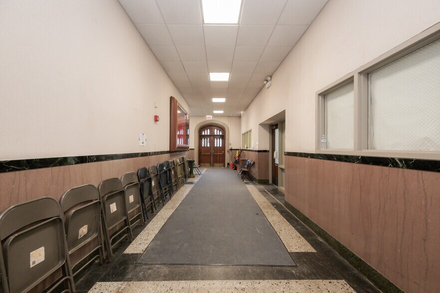 More Photos Of 200 S Oak Park Ave, Oak Park Schools For Sale