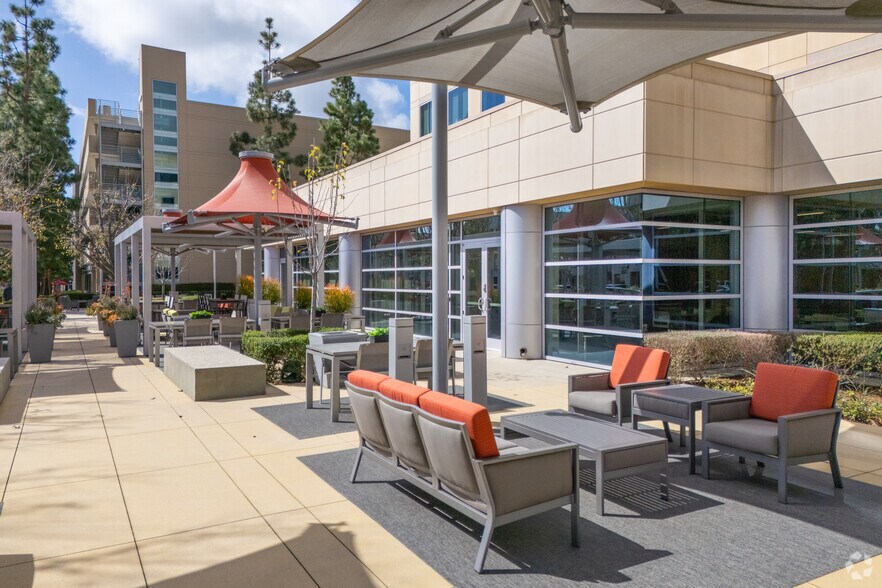 More Photos Of 120 Vantis, Aliso Viejo Office For Lease