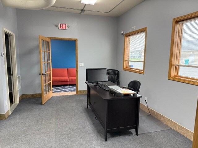 More Photos Of 134 26th St NW, Owatonna Office For Lease