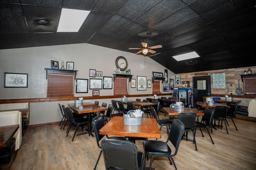 More Photos Of 105 Margaret Speight, Dadeville Restaurant For Sale