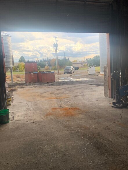 More Photos Of 164 W 1st N, Rexburg Distribution For Lease