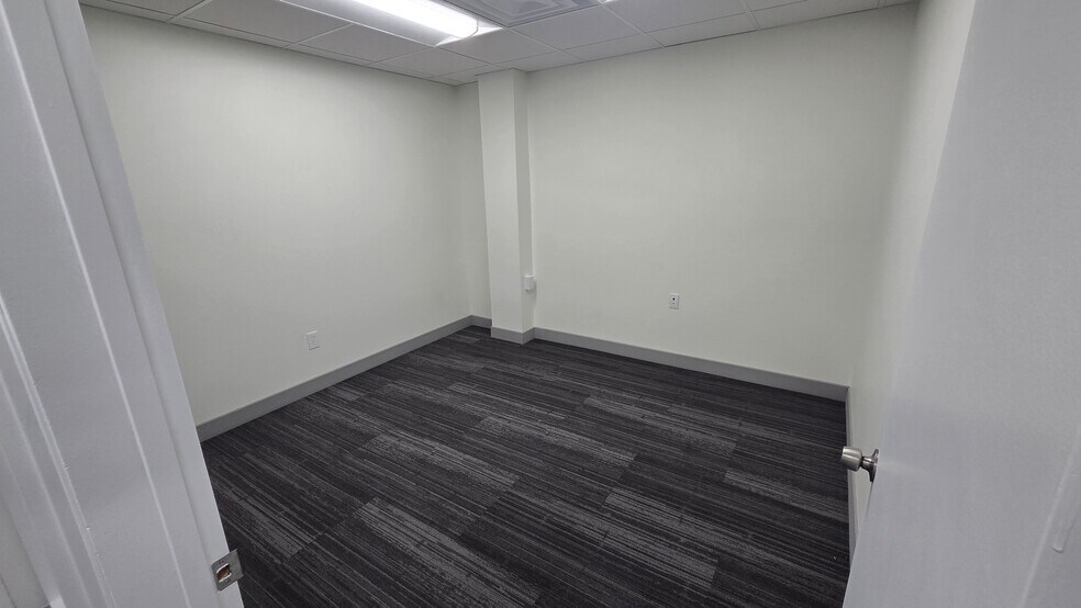 More Photos Of 5020 Centre Ave, Pittsburgh Office For Lease