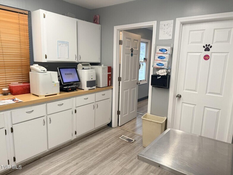 More Photos Of 404 Hurricane Rd NE, Wise Medical For Sale