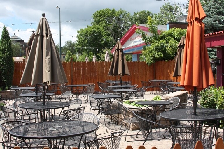 More Photos Of 210 Cedar St, St Charles Restaurant For Lease