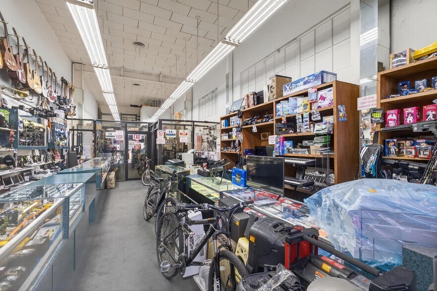 More Photos Of 705 S Pacific Ave, San Pedro Storefront For Lease