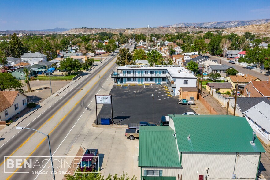 More Photos Of 1411 9th St, Rock Springs Hotel For Sale