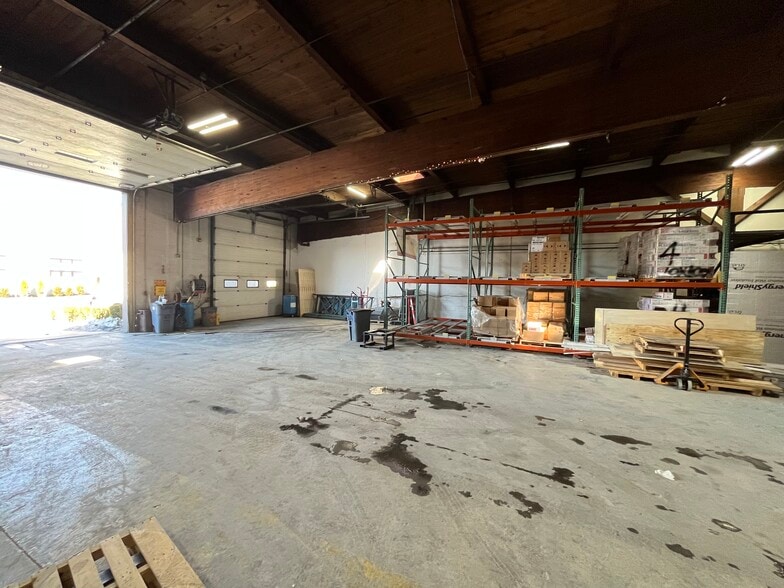 More Photos Of 108 Clematis Ave, Waltham Unknown For Lease