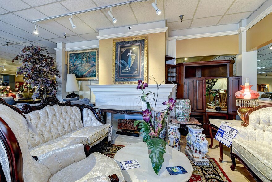 More Photos Of 20423 Highway 99, Lynnwood Freestanding For Sale