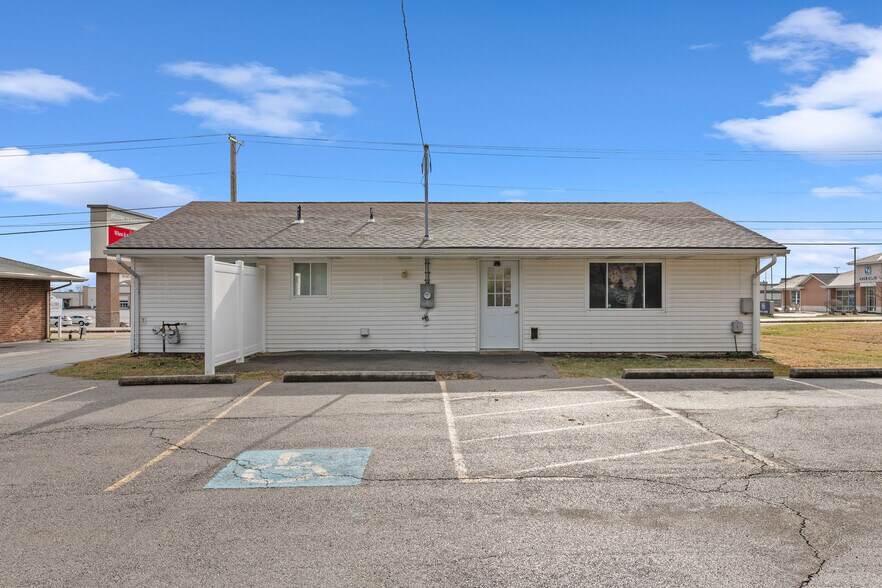 More Photos Of 2179 Miamisburg Centerville Rd, Dayton Office For Sale