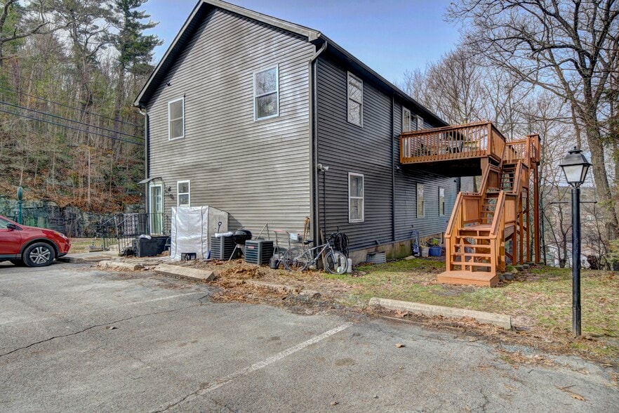 More Photos Of 141 Bellemonte Ave, Hawley Apartments For Sale