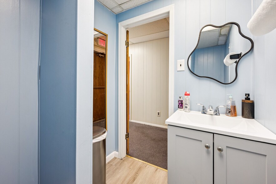 More Photos Of 510 W Broad St, Palmyra Religious Facility For Sale