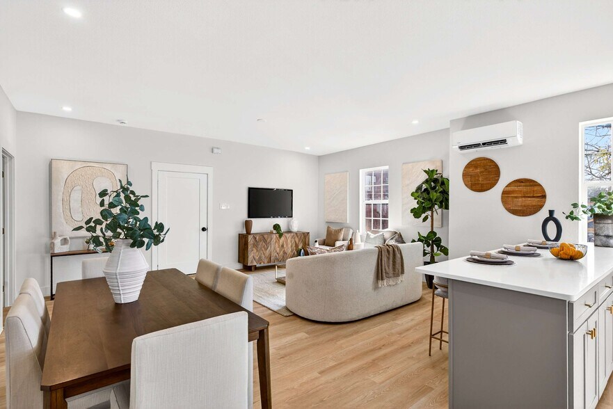 More Photos Of 439 W 9th St, Dallas Apartments For Sale