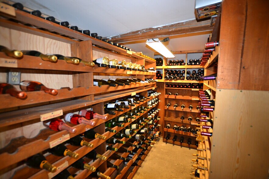More Photos Of 512 Royal Gorge Blvd, Canon City Restaurant For Sale