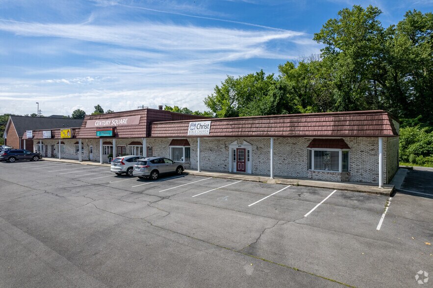 More Photos Of 4020-4036 Fort Henry Dr, Kingsport General Retail For Lease
