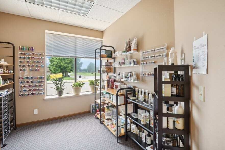 More Photos Of 101 Jones St, Barneveld General Retail For Sale