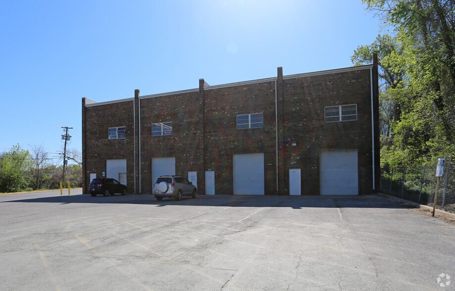 More Photos Of 2650-2666 Pittman Dr, Silver Spring Warehouse For Lease