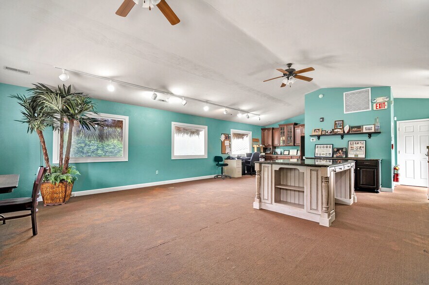 More Photos Of 1041 Harbour Inn Ln, Moneta Restaurant For Sale