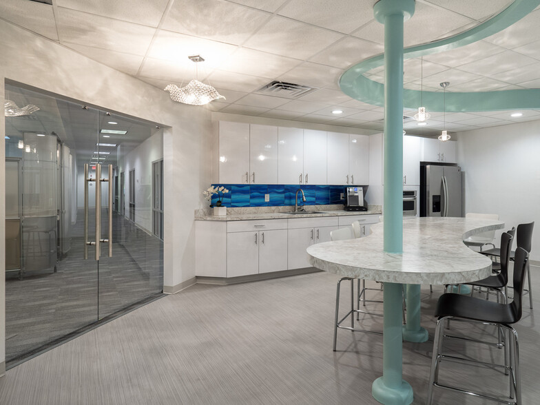 More Photos Of 7020 Nw 11th Pl, Gainesville Office For Sale