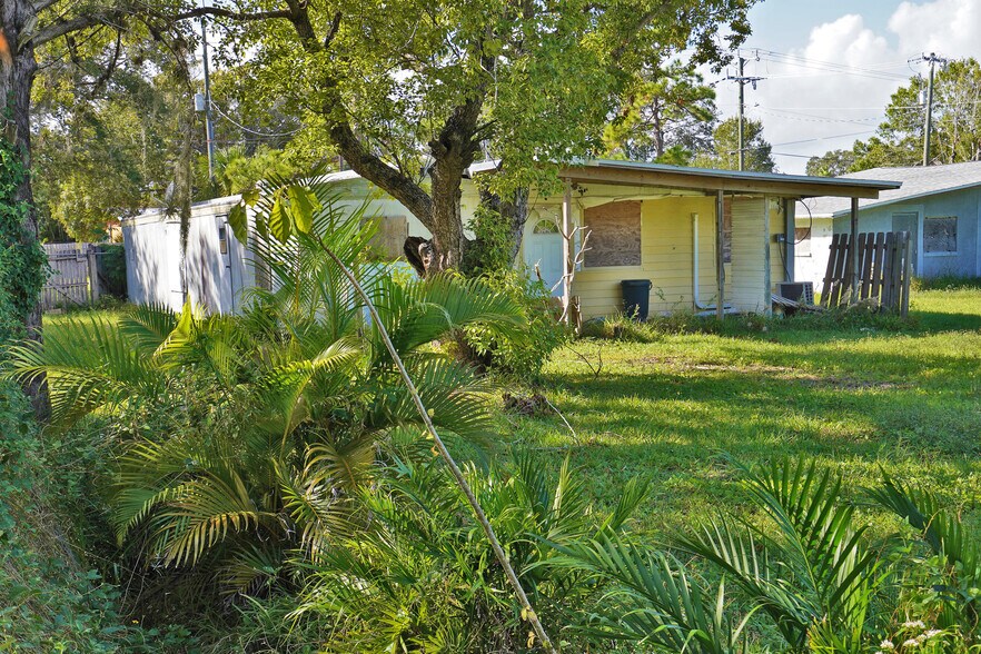 More Photos Of 426 S Plumosa St, Merritt Island General Retail For Sale