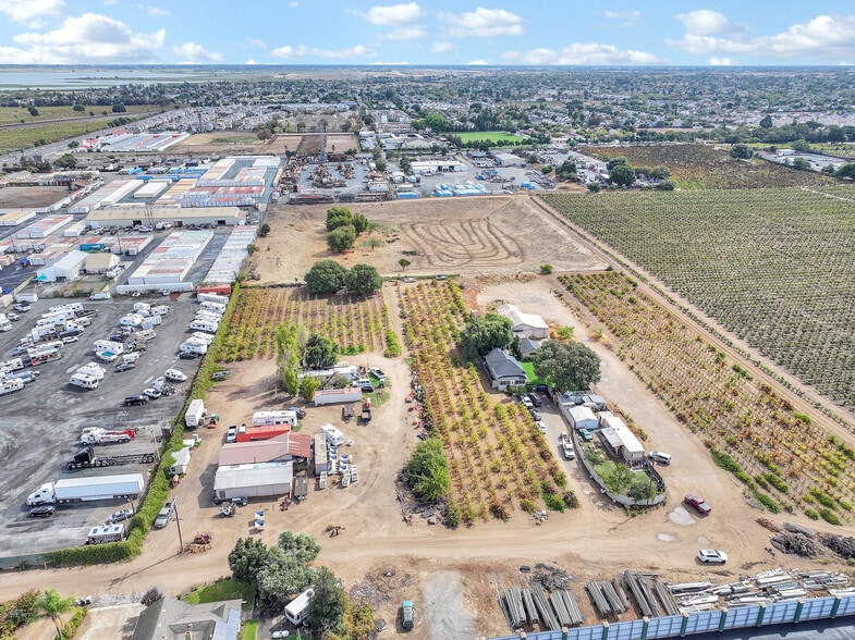 More Photos Of 310 Sandy Ln, Oakley Manufacturing For Sale