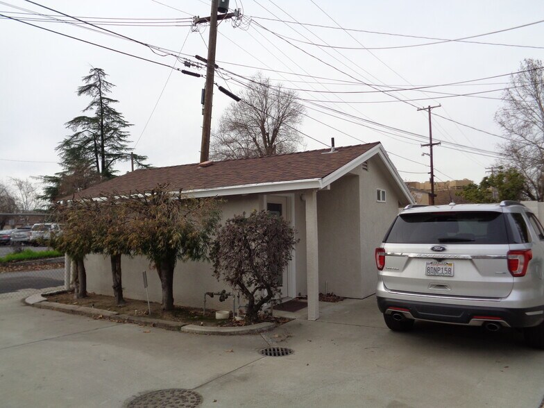 More Photos Of 337 Burney St, Modesto Loft Creative Space For Lease
